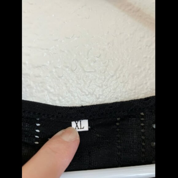 🎄3/$15 SALE 🎄XL Black Swim Cover with Pockets - Picture 4 of 4